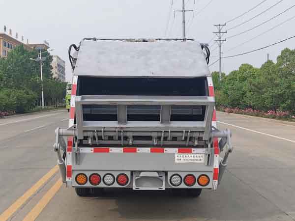 楚勝牌CSC5041ZYSKM6型壓縮式垃圾車