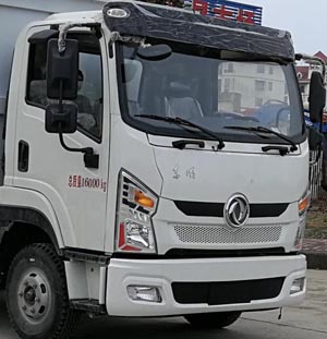 楚勝牌CSC5161GQXEZ6型護(hù)欄清洗車(chē)